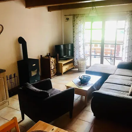 Apartman Leskova דירה *